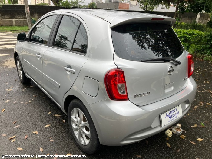 Nissan MARCH SV 1.6 2014/2015